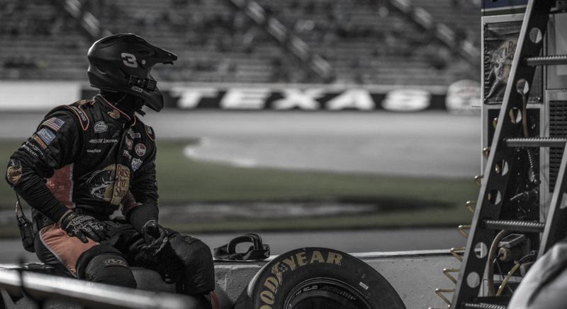 Illustration for article titled Take An Up-Close Look Into All The Inner Workings Of A NASCAR InfieldÂ